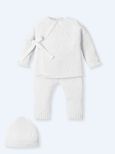 Cross over classic knitted baby outfit wit