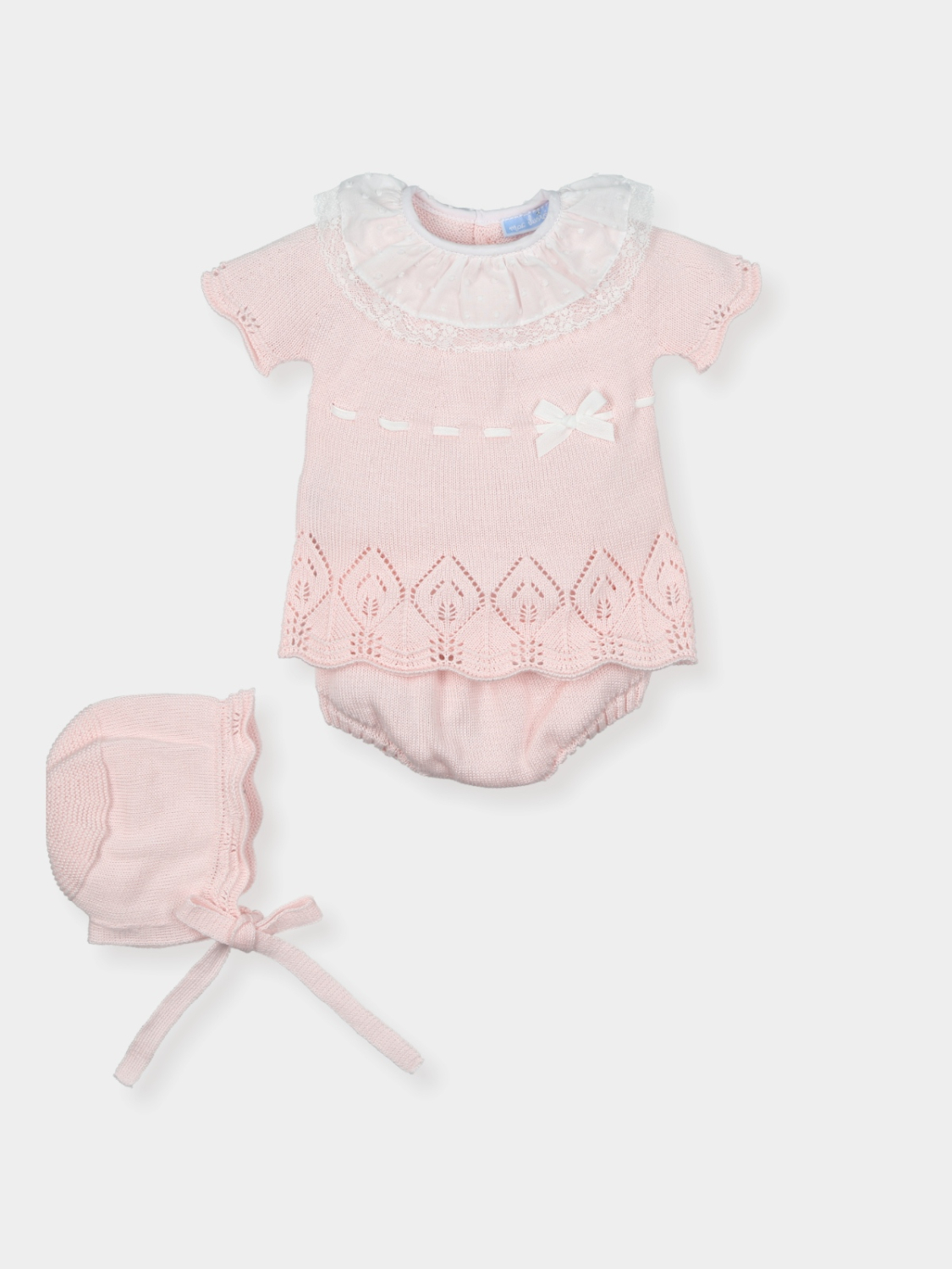Baby pink lace summer outfit